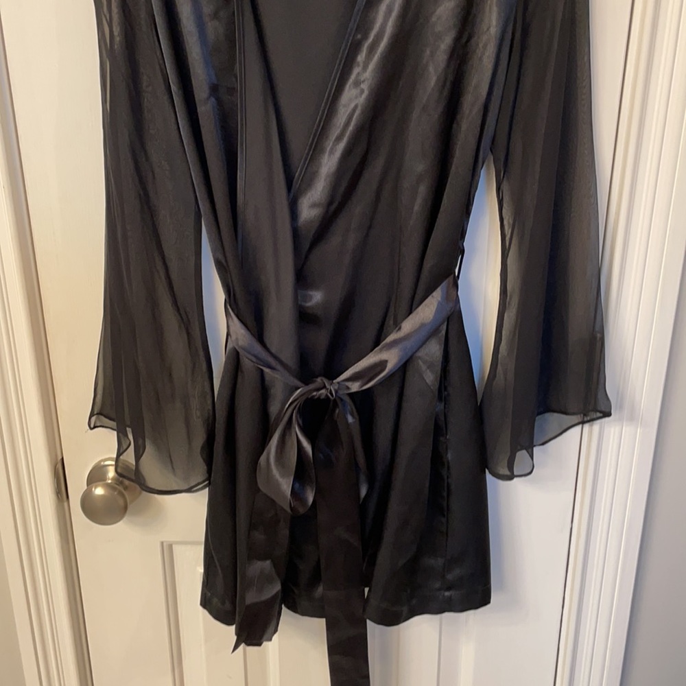 Josie Vintage Black Robe w/ Sheer Bell Sleeves - Picture 3 of 8